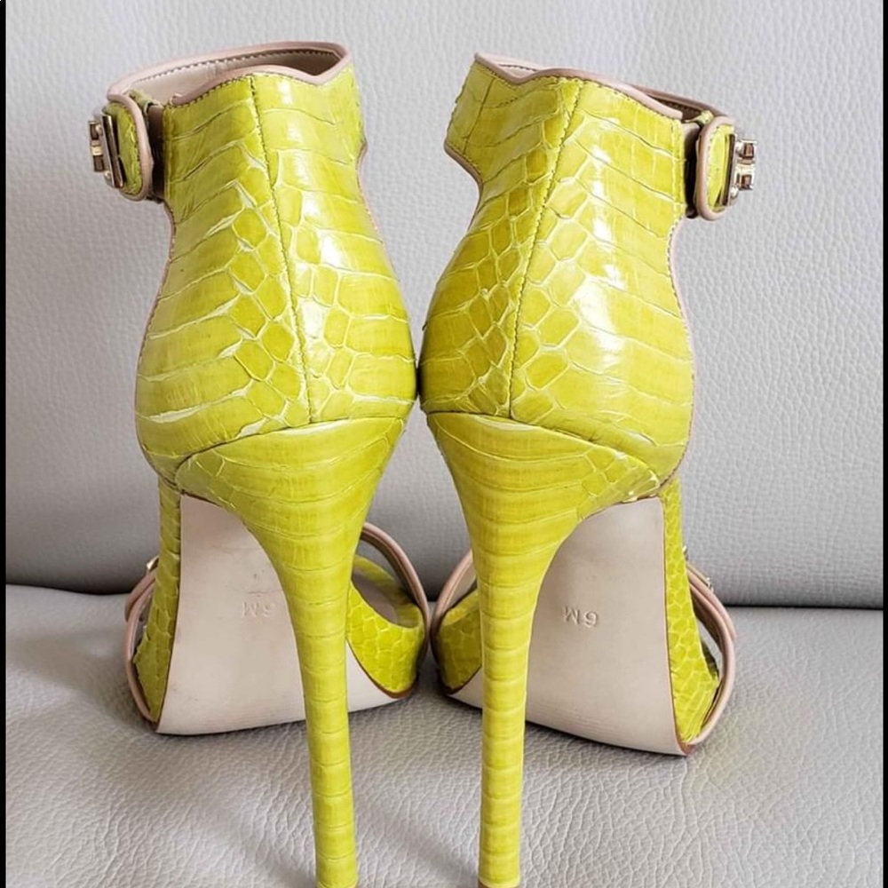 BCBG shoes